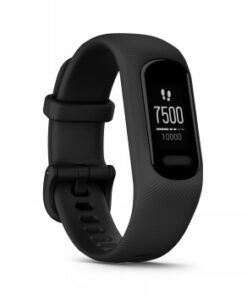 Musta Garmin Vivosmart 5 -älykello, ovaalin muotoinen näyttö, jossa askelten määrä näkyvissä.