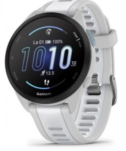Vaaleanharmaa Garmin Forerunner 165 -älykello, pyöreä näyttö ja silikoniranneke.