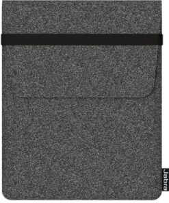 Musta Jabra-merkkinen suojapussi, valmistettu kestävästä materiaalista, suorakaiteen muotoinen, yläosan läppä suljettuna.