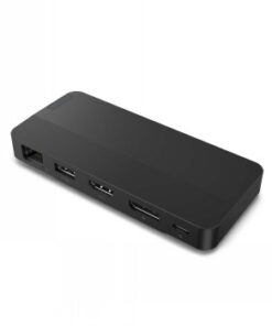 Musta suorakaiteen muotoinen Lenovo USB-C -telakka, jossa useita liitäntöjä, näkyy tasaisella valkoisella taustalla.