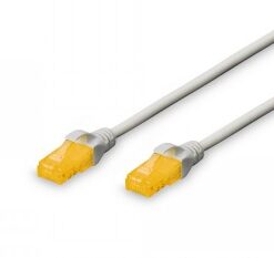 Harmaa CAT 6A -verkkokaapeli, jonka molemmissa päissä on keltaiset RJ45-liittimet. Kaapelin pituus on 0,5 metriä.