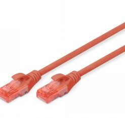 Punainen CAT 6 -verkkokaapeli, jossa RJ45-liittimet molemmissa päissä, 1 metrin pituus.