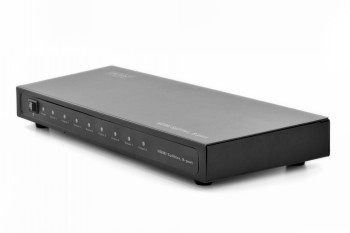 Musta HDMI-splitteri, jossa 8 output-liitintä, kiiltävä viimeistely ja kompakti muotoilu.