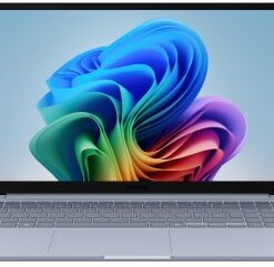 Samsung Galaxy Book5 Edge -kannettava, sininen, 15 tuumaa, ohut metallirunko, taustavalaistu näppäimistö ja värikäs näyttö.