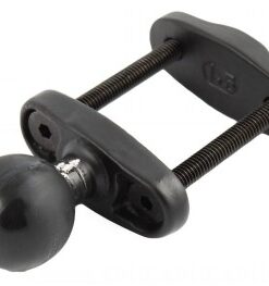 Musta RAM Mounts -kuulakiinnike C-kokoa, jossa 1.5 tuuman kuula ja kiristettävä clamp enintään 1.5 tuuman leveydelle.