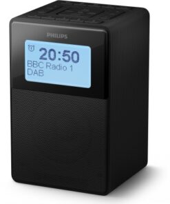 Mustanvärinen Philips R5100 -radio, jossa on suorakaiteen muotoinen runko ja digitaalinen näyttö, joka näyttää ajan.