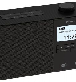 Musta Philips R5600 -radio digitaalinäytöllä, painikkeilla ja kaiuttimella etuosassa.