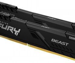 Kaksi mustaa Kingston Fury Beast DDR4-muistikampaa, joissa hopeiset logot ja hammastetut reunukset, kuvattu viistosti.